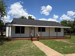 1016 W Cedar St, Coleman, TX 76834