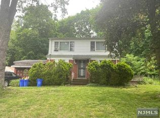 34 Dean Dr, Tenafly, NJ 07670