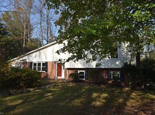 5995 Renwood Dr, Winston Salem, NC 27106