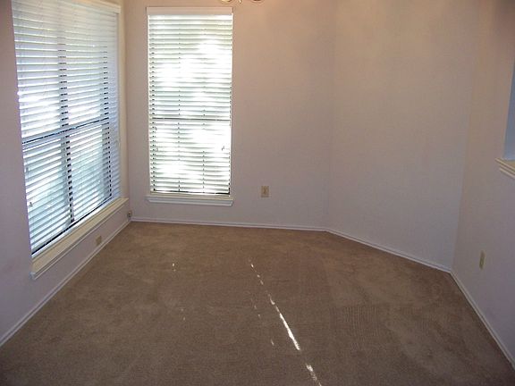 2nd image of 1731 Cordova Dr