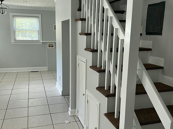 2nd image of 1108 Horton Rd