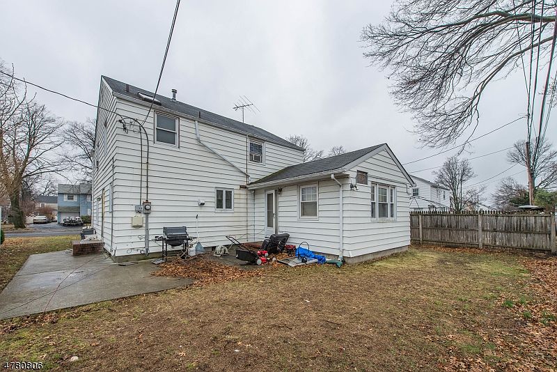 2nd image of 105 Elmwood Dr