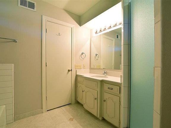 4th image of 10532 Berry Knoll Dr
