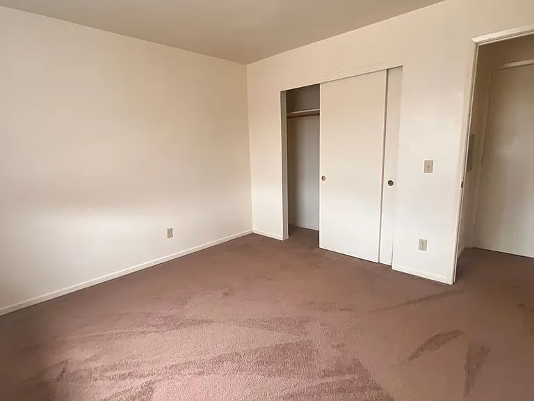 1330 Haven Ln — Photo 8