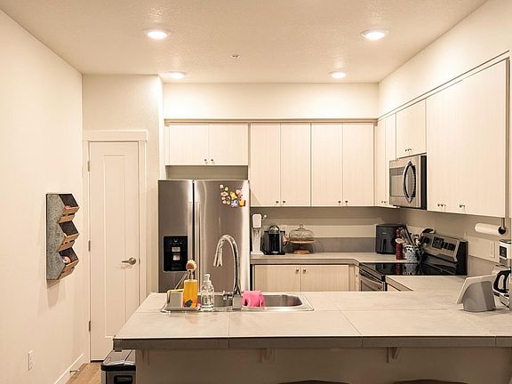 Kitchen breakfast nook