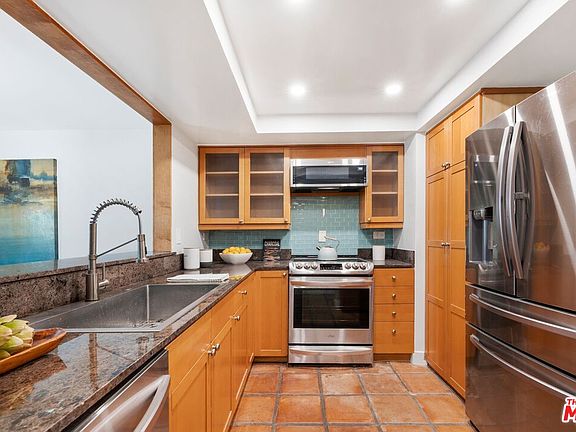 4th image of 10966 Rochester Ave APT 3F