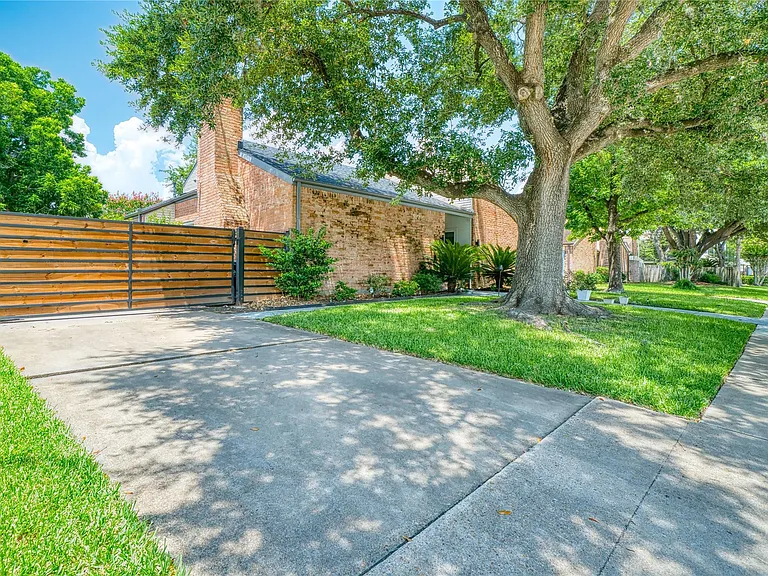7606 Portal Dr — Photo 5