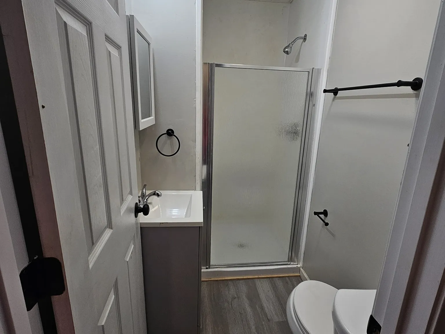 3 bed, 901 sqft, $1,499 — Photo 2