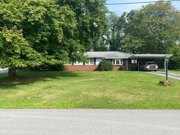 3011 Harcourt Dr, Greensburg, PA 15601