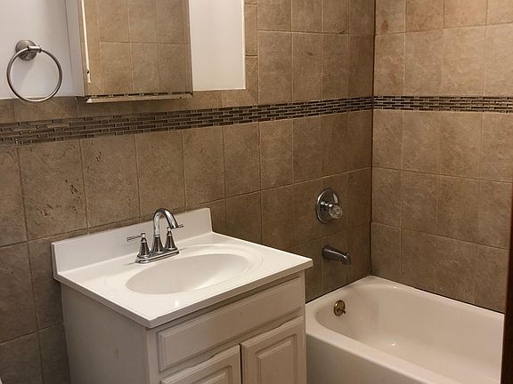3rd image of 13311 Crossbay Blvd