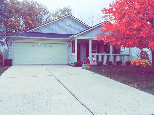 9227 Crossing Dr, Fishers, IN 46037