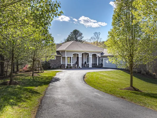 7470 Mount Chestnut Rd, Roanoke, VA 24018