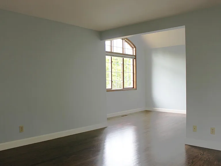 Extra space next to master bedroom