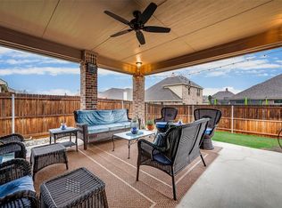 430 Whispering Willow Dr, Midlothian, TX 76065