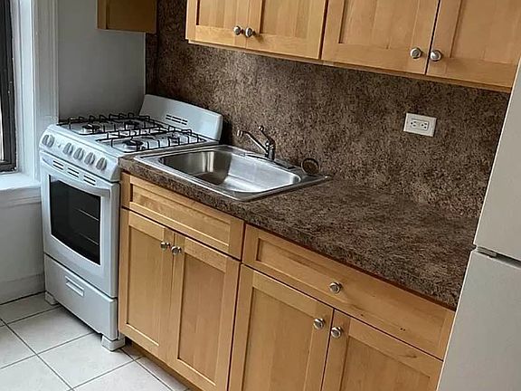 2nd image of 67-71 Yellowstone Blvd #1A