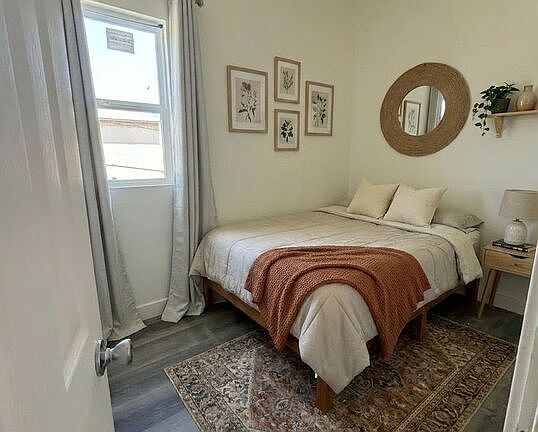 3rd image of 1833 S Saint Andrews Pl APT 2