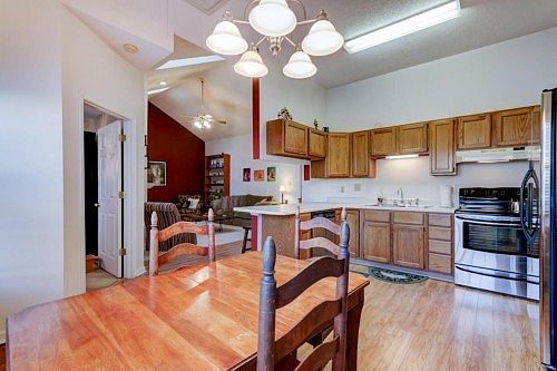 5th image of 8504 Islandic St