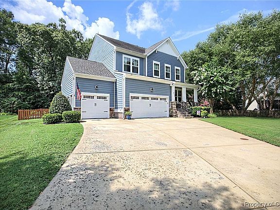 2nd image of 8236 Hawthorn Dr