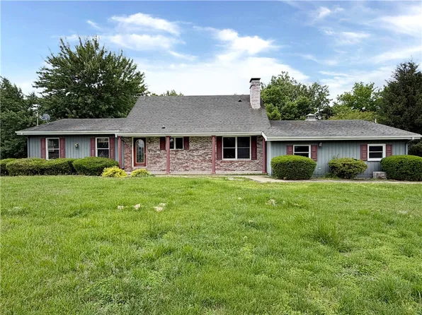 29 Homestead Dr, Newton, IL 62448