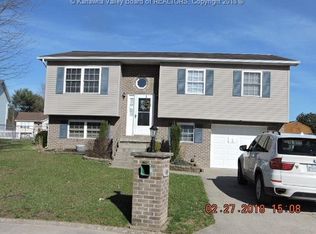 141 Danville Ln, Hurricane, WV 25526