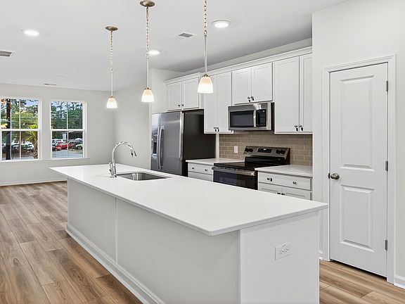 2nd image of 4633 Forest Hills Dr #601