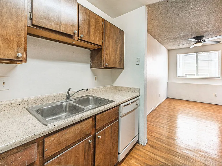 1765 Zebulon Dr #D — Photo 18
