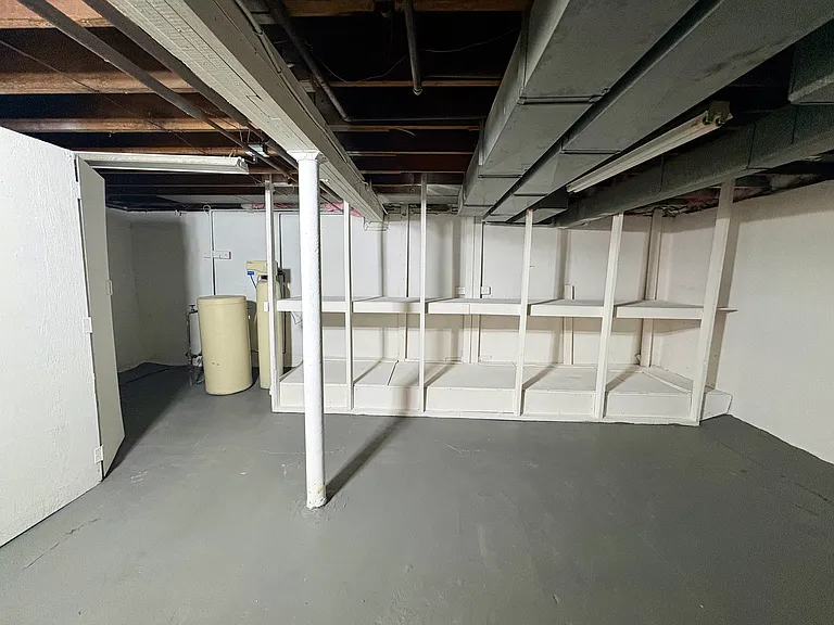 312 Victoria Blvd — Photo 11