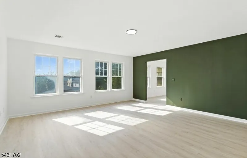 3 bed, 2.5 bath, $2,900 — Photo 2
