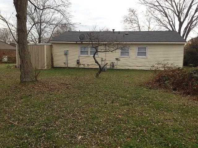 3 bed, 1.5 bath, 1200 sqft, $1,250 — Photo 4
