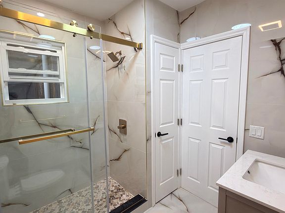 4th image of 291 Avenue B Floor 2