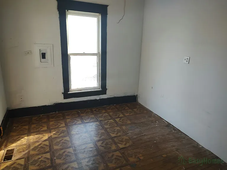 604 W C Ave — Photo 4