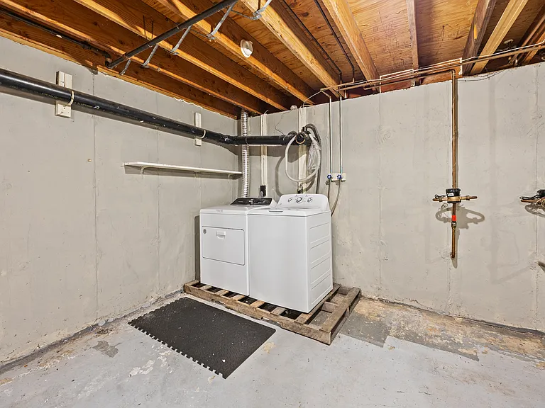 180 Gorman St — Photo 28