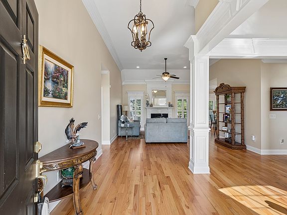 5th image of 118 Tirzah St