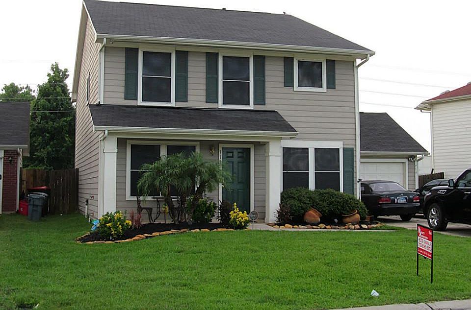 1st image of 719 Remington Heights Dr