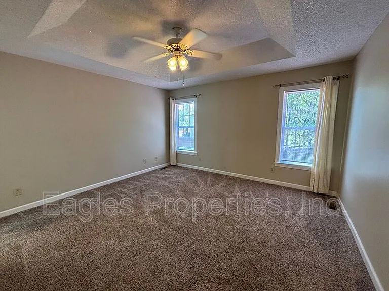 216 Waters Cir — Photo 11