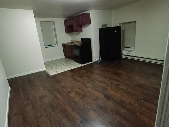 2nd image of 1206 W Rockland St #3