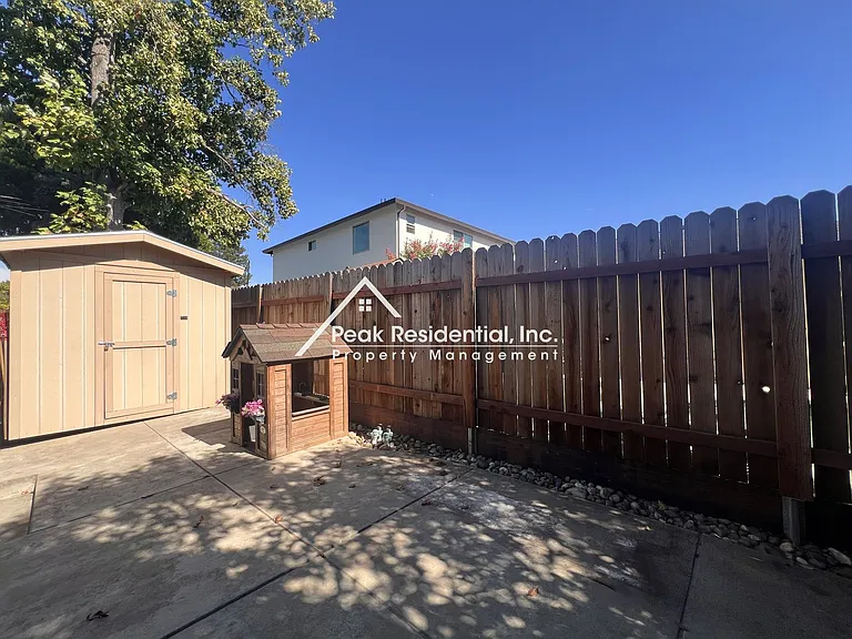 5541 Walnut Ave — Photo 27