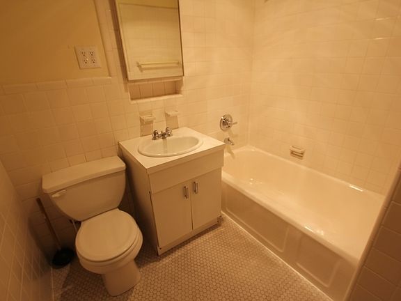 3rd image of 141 W 15th St APT 3