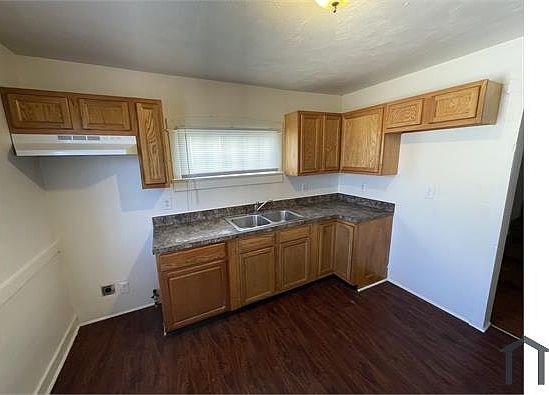 3rd image of 244 S 41st St