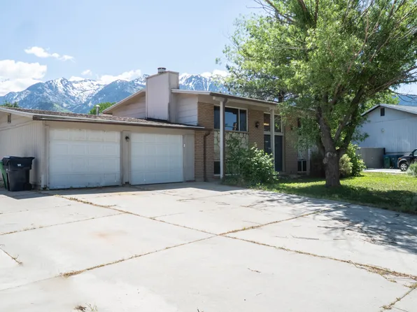 9459 S Quail Hollow Dr, Sandy, UT 84093