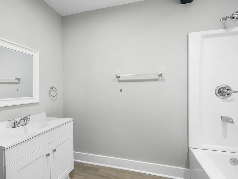 227 N Magnolia St — Photo 13