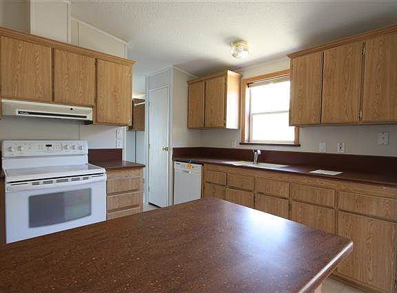 3rd image of 4042 Bluecrest Dr