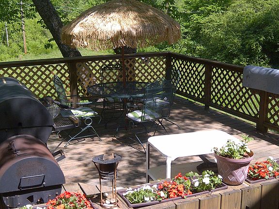 large deck great for entertaining