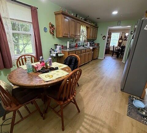 3rd image of 1323 N Grossman Dr