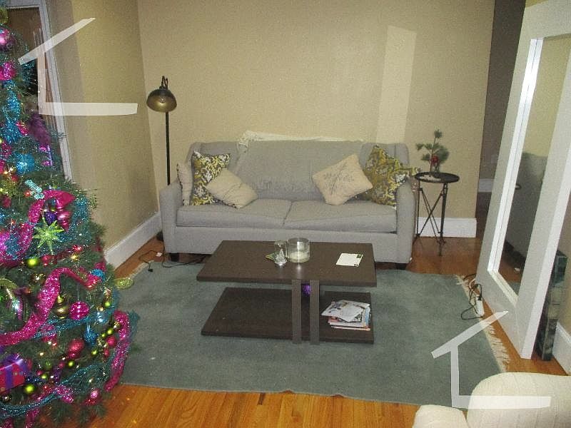2nd image of 318 Saint Paul St #18MT
