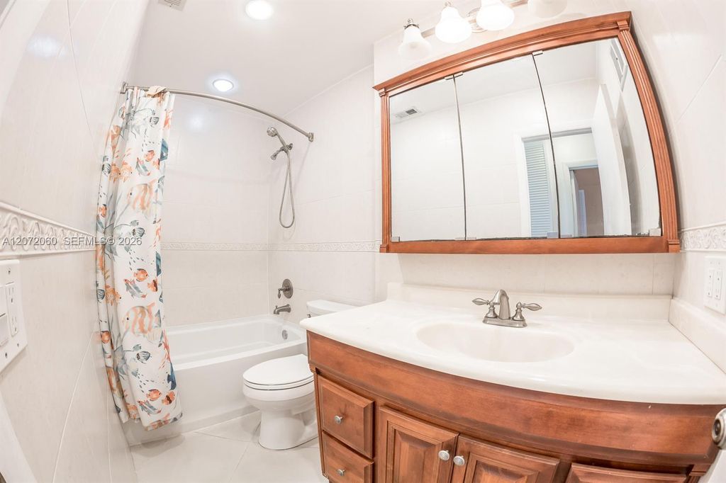 344 SW 1st St APT 6, photo 5