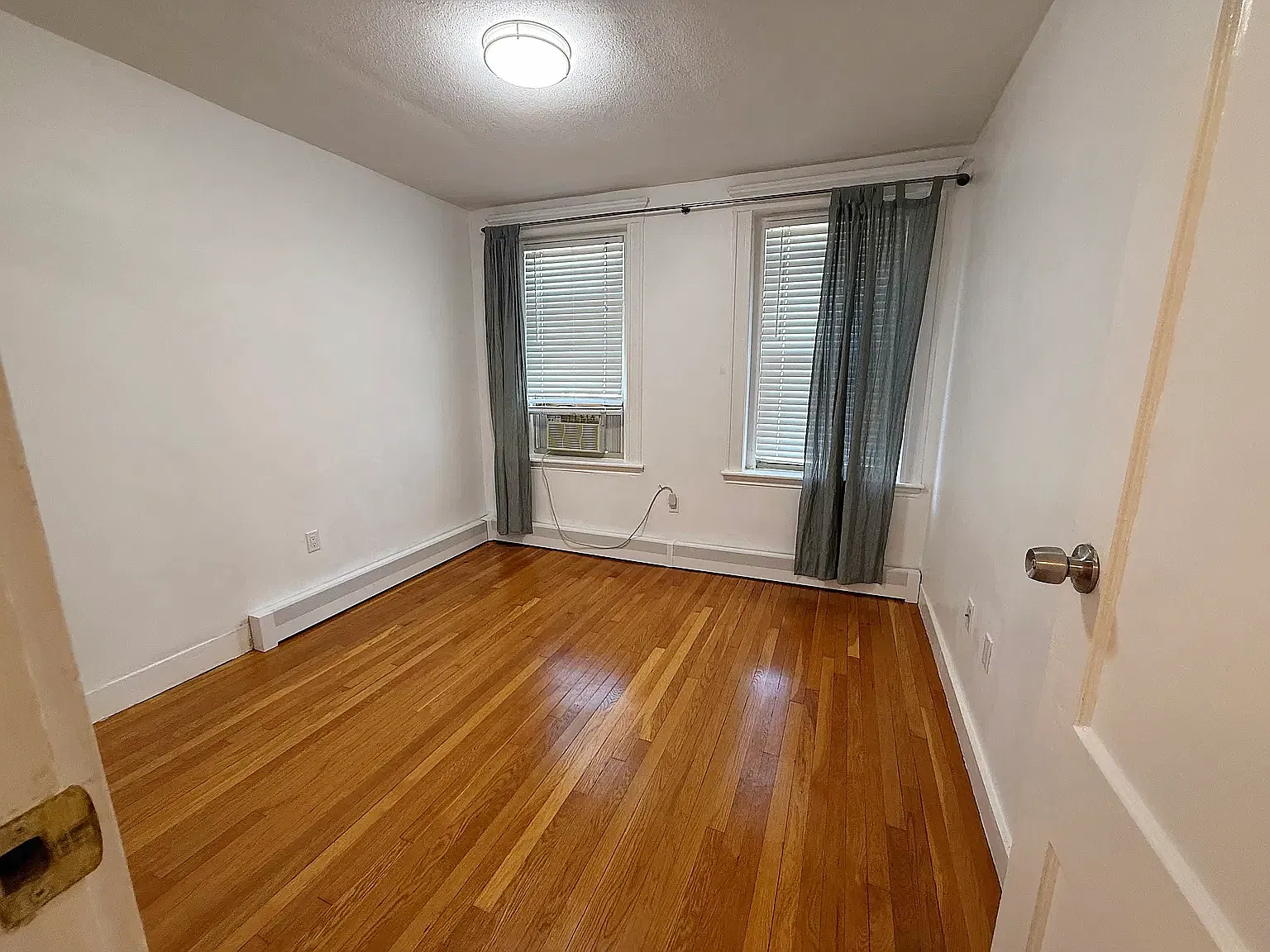 2 bed, 739 sqft, $2,600 — Photo 3