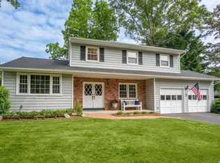 3 Oneonta Ct, Centerport, NY 11721