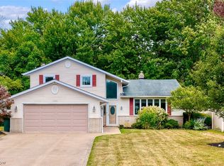1725 Gladwin Dr, Mayfield Heights, OH 44124