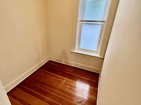 5th image of 2208 N Seeley Ave #2N